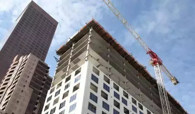 中国建筑：新签合同总额32479亿元 同比增长47%